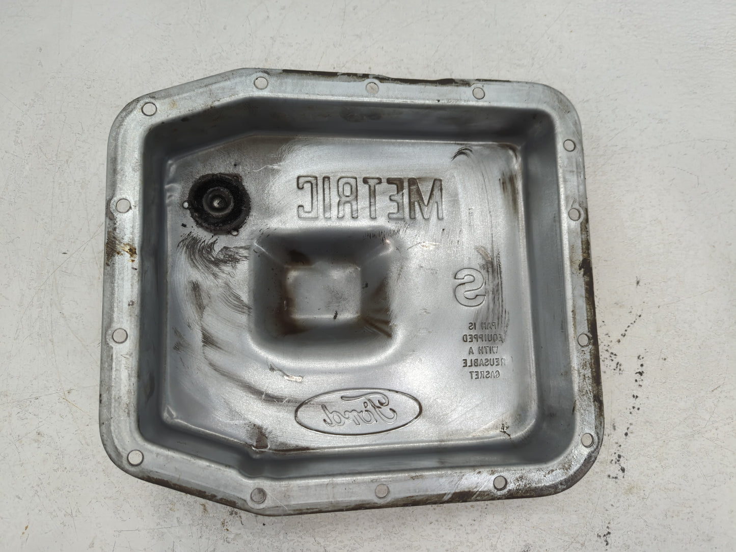 2003-2011 Mercury Grand Marquis Engine Oil Pan P/N:ZDGDA Fits Fits 2003 2004 2005 2006 2007 2008 2009 2010 2011 OEM Used Aut