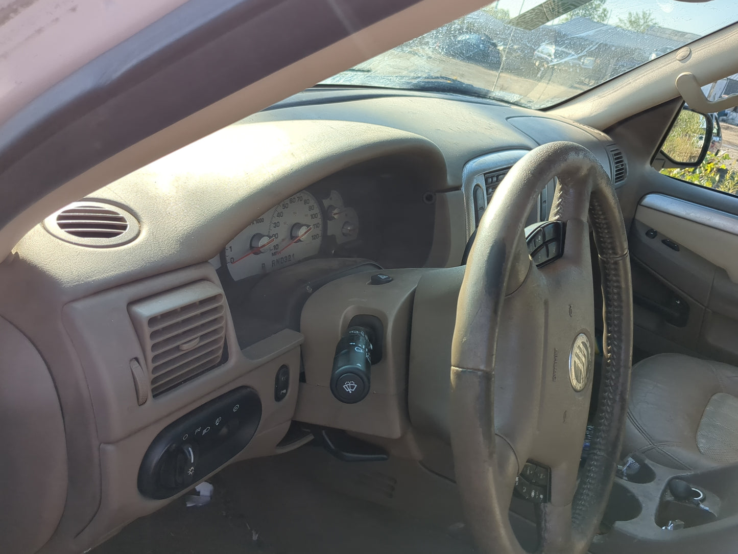 2002-2005 Mercury Mountaineer Air Bag Driver Left Steering Wheel Mounted - Oemusedautoparts1.com