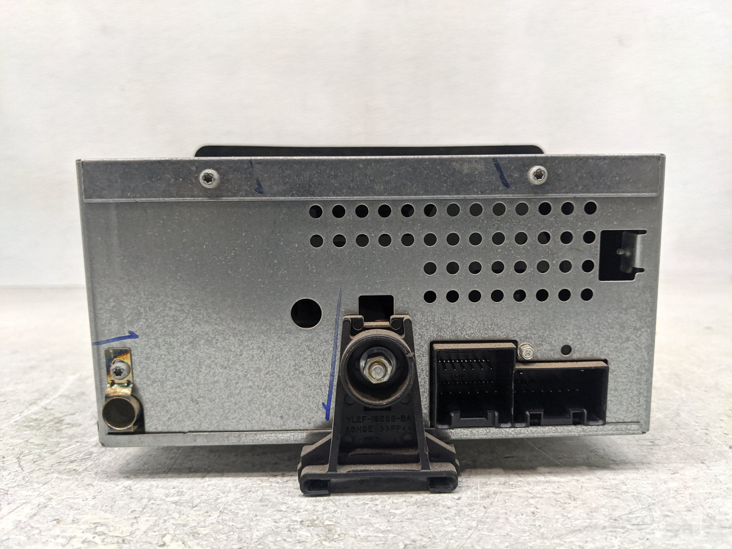 2005 Mercury Mountaineer Radio AM FM Cd Player Receiver Replacement P/N:5L2T-18C869-AC Fits OEM Used Auto Parts - Oemusedaut