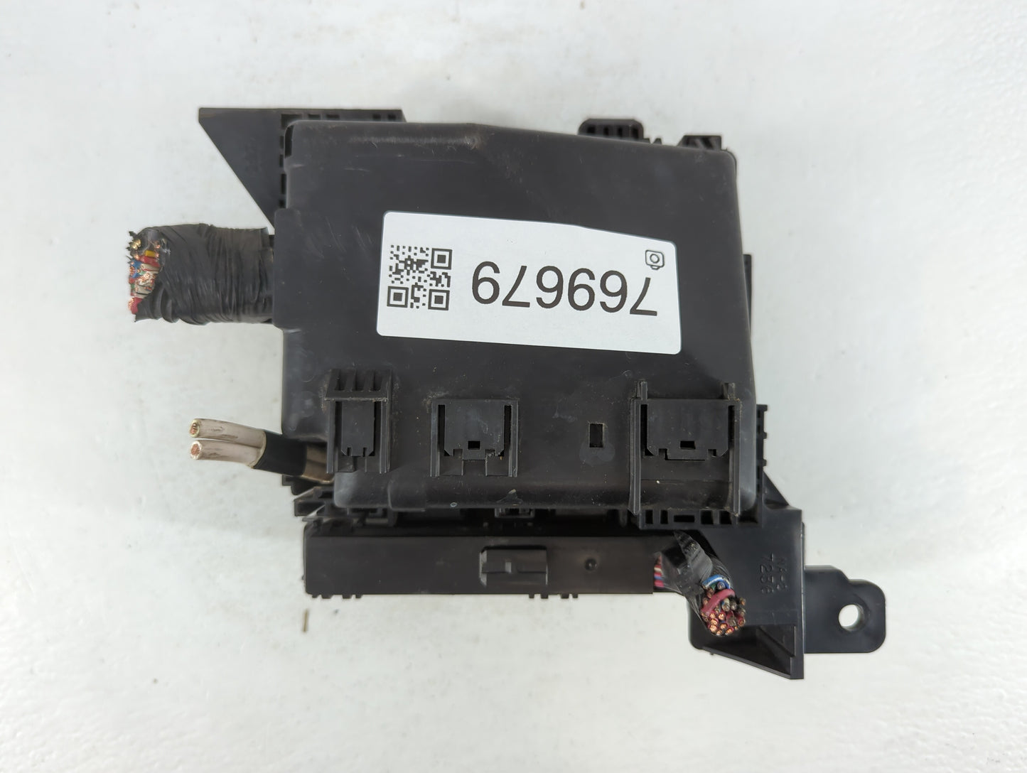 2005 Mitsubishi Galant Fusebox Fuse Box Panel Relay Module P/N:40220-0073 Fits OEM Used Auto Parts - Oemusedautoparts1.com