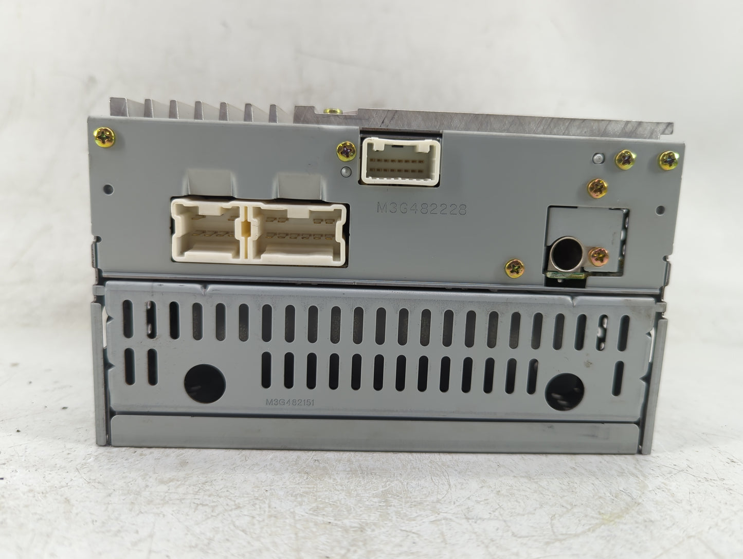 2005-2006 Nissan Altima Radio AM FM Cd Player Receiver Replacement P/N:28185 ZB000 Fits Fits 2005 2006 OEM Used Auto Parts -