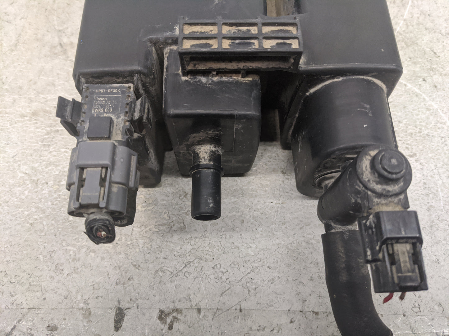 2005 Nissan Altima Fuel Vapor Charcoal Canister - Oemusedautoparts1.com