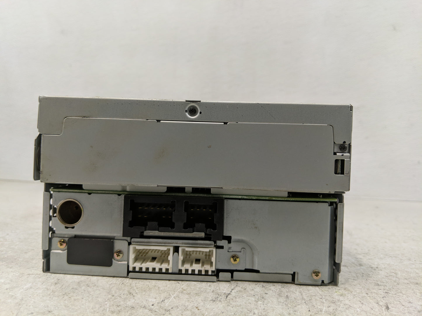 2005 Nissan Maxima Radio AM FM Cd Player Receiver Replacement P/N:286-6126-60 28188 ZA31A Fits OEM Used Auto Parts - Oemused