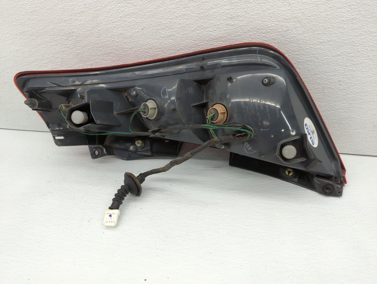 2003-2005 Nissan Murano Tail Light Assembly Driver Left OEM P/N:220-63598 Fits Fits 2003 2004 2005 OEM Used Auto Parts - Oem