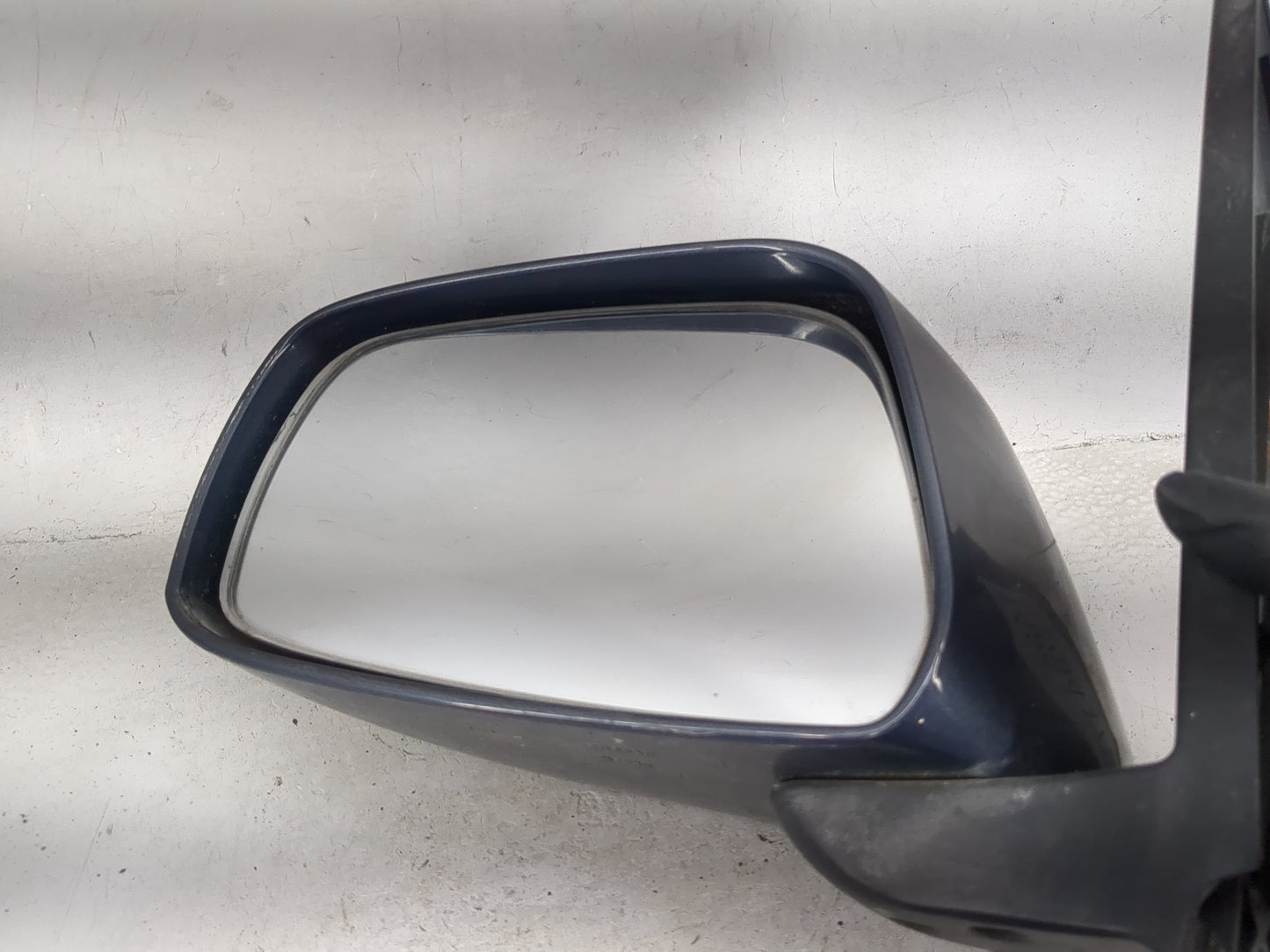 2005-2012 Nissan Pathfinder Driver Side View Mirror - Left Door Mirror OEM Used - Oemusedautoparts1.com