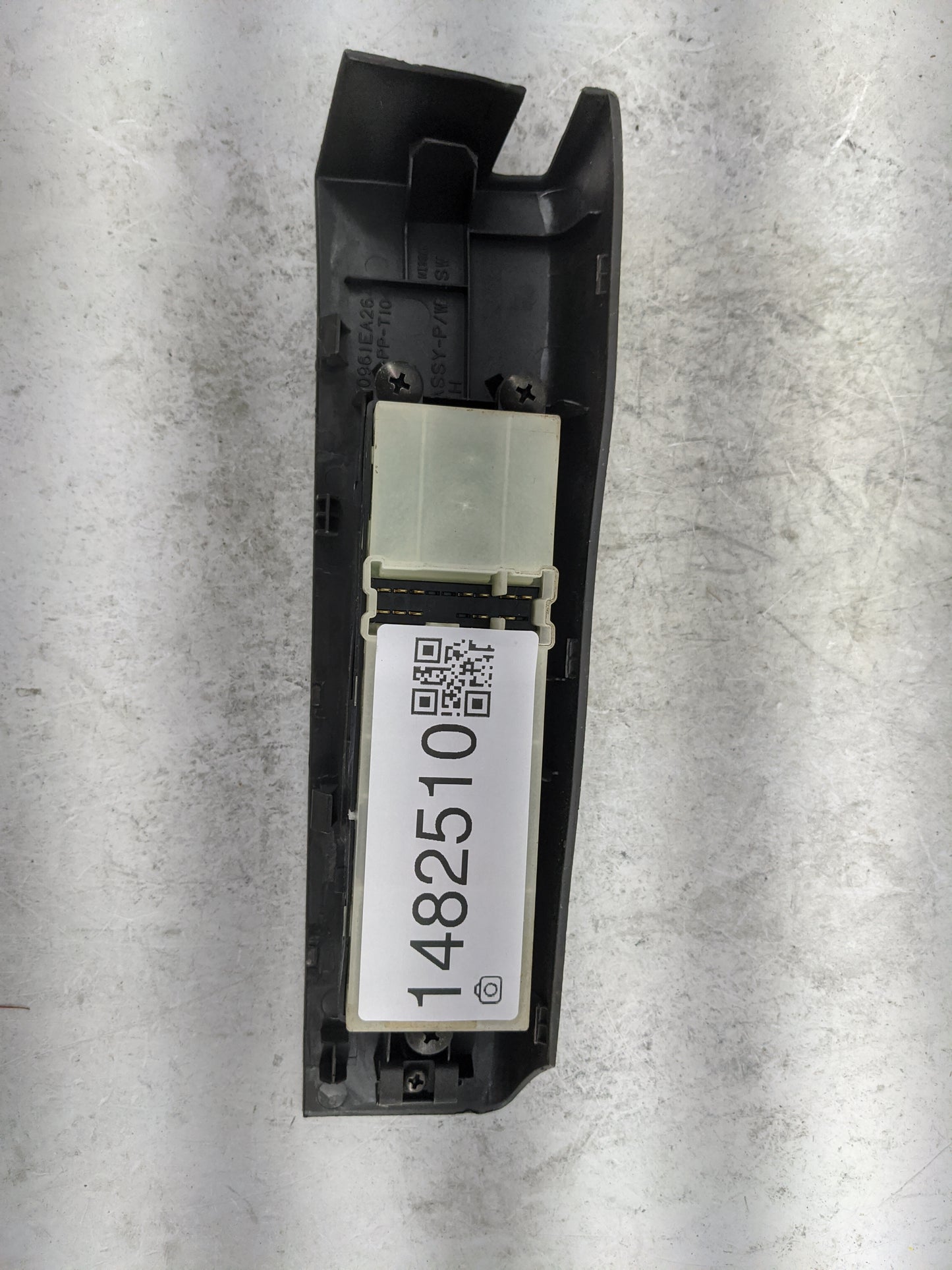 2005-2006 Nissan Xterra Master Power Window Switch Replacement Driver Side Left Fits Fits 2005 2006 OEM Used Auto Parts - Oe