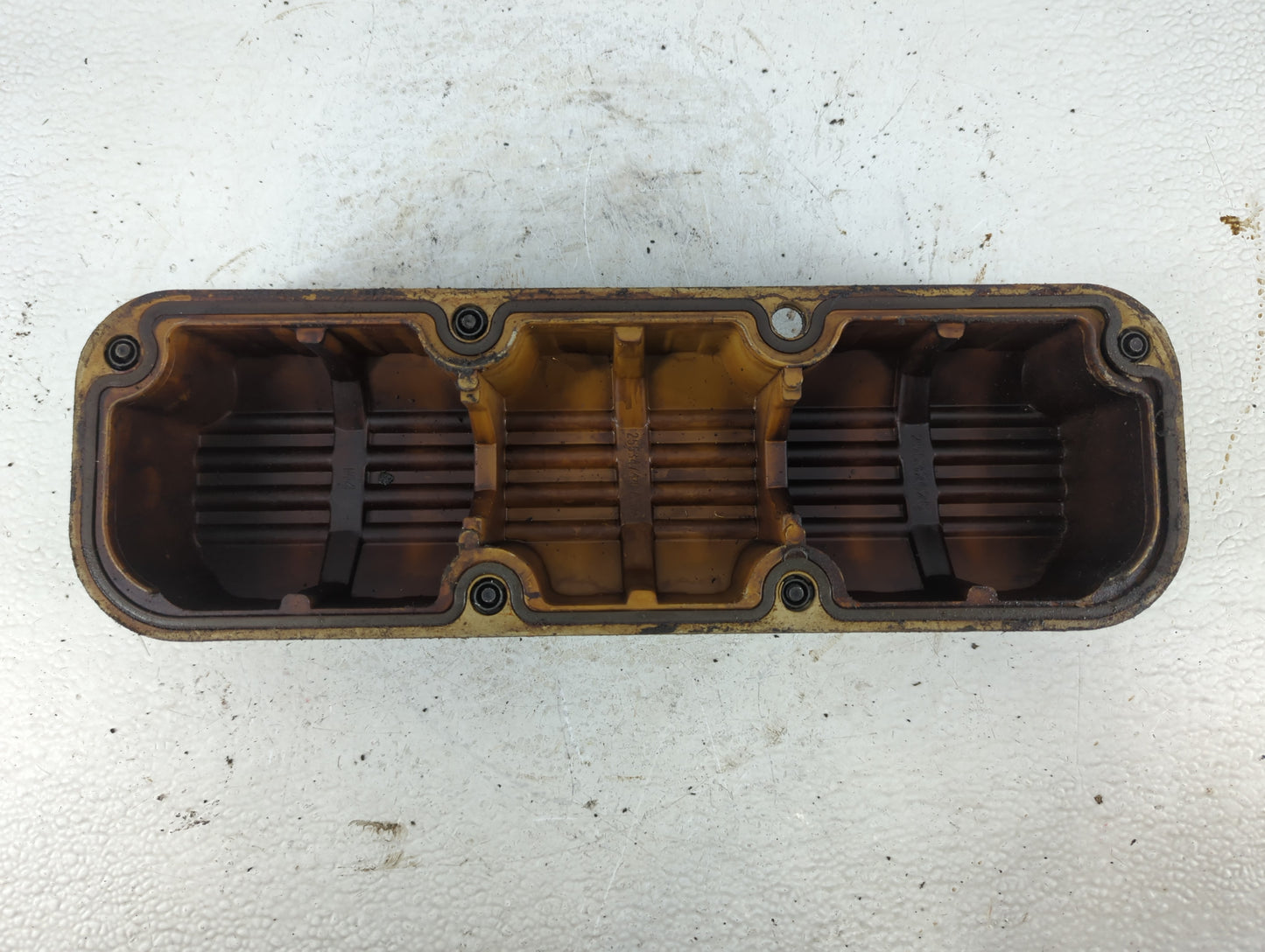 2005 Pontiac Grand Prix Driver Left Cylinder Head Valve Cover P/N:25532625 Fits OEM Used Auto Parts - Oemusedautoparts1.com