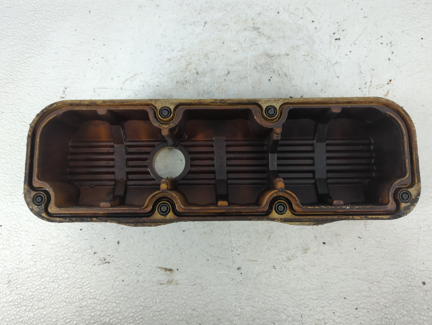 2005 Pontiac Grand Prix Driver Left Cylinder Head Valve Cover P/N:25534753 Fits OEM Used Auto Parts - Oemusedautoparts1.com