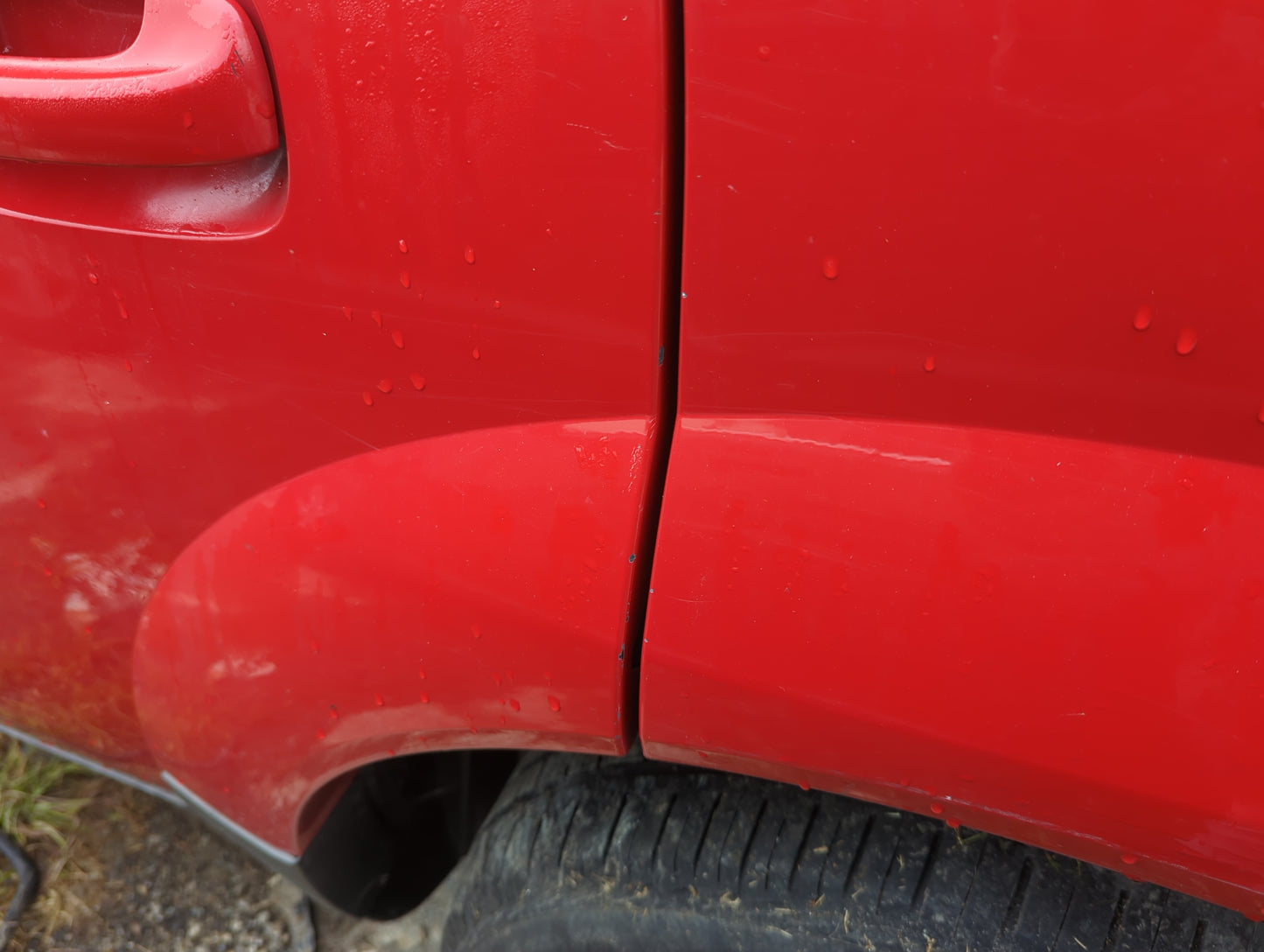 2005-2005 Saturn Vue Driver Rear Door Oem - Oemusedautoparts1.com