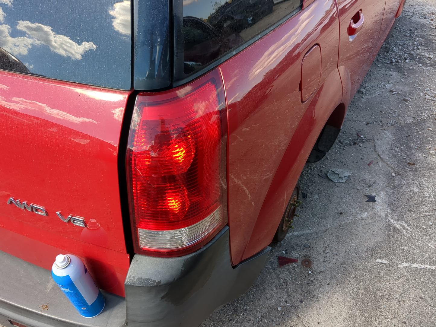 2004-2007 Saturn Vue Tail Light Assembly Passenger Right OEM Fits Fits 2004 2005 2006 2007 OEM Used Auto Parts - Oemusedauto