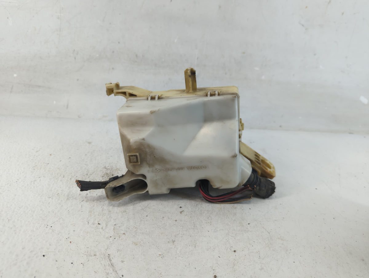 2004-2006 Scion Xb Fusebox Fuse Box Panel Relay Module Fits Fits 2004 2005 2006 OEM Used Auto Parts - Oemusedautoparts1.com