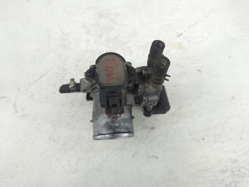 2004-2006 Scion Xb Throttle Body Fits Fits 2000 2001 2002 2003 2004 2005 2006 OEM Used Auto Parts