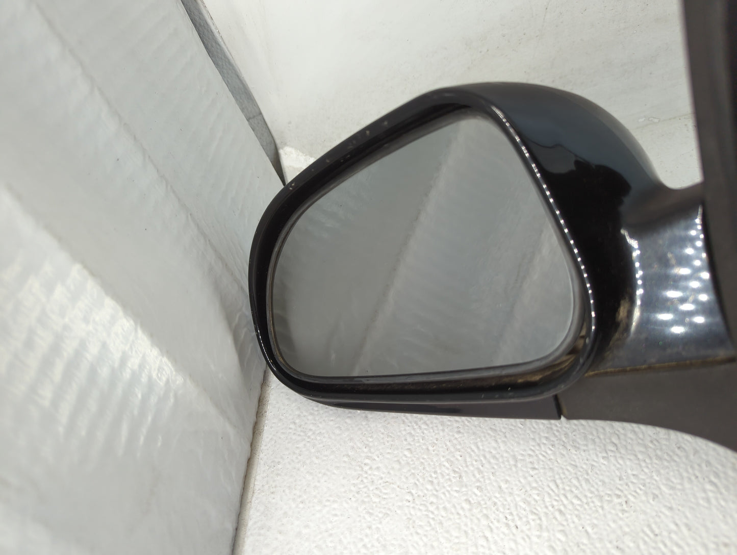 2004-2008 Suzuki Forenza Driver Side View Mirror - Left Door Mirror OEM Used - Oemusedautoparts1.com