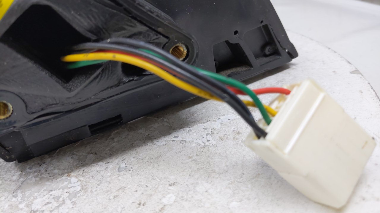 2005-2008 Suzuki Reno Driver Side View Mirror - Left Door Mirror OEM Used - Oemusedautoparts1.com