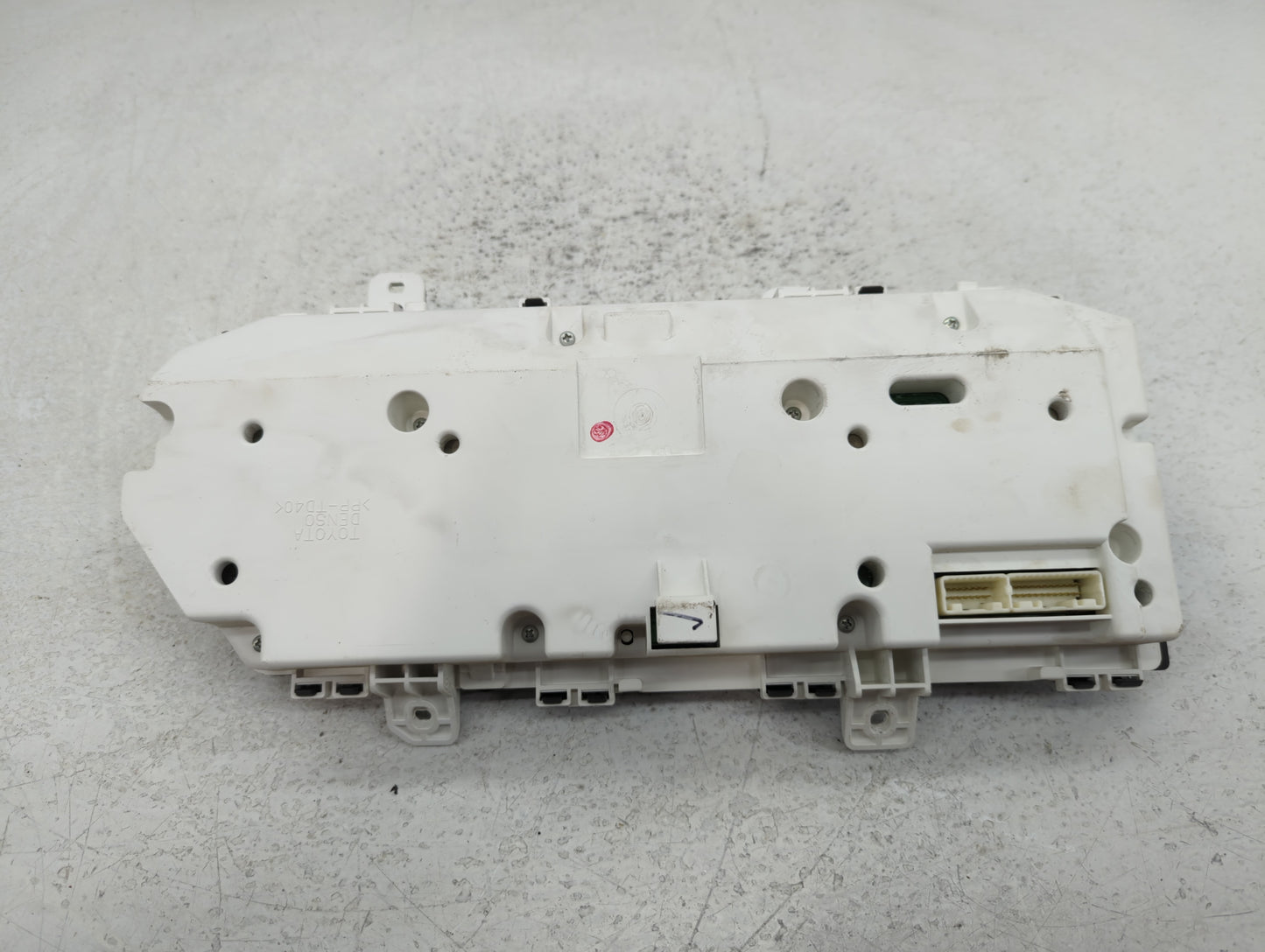 2005-2006 Toyota Avalon Instrument Cluster Speedometer Gauges P/N:83800-07220-00 83800-07211-00 Fits Fits 2005 2006 OEM Used