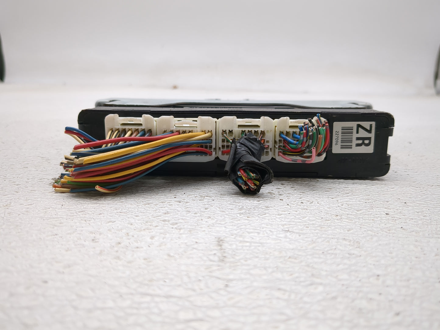 2005 Toyota Camry PCM Engine Control Computer ECU ECM PCU OEM P/N:89661-06B30 Fits OEM Used Auto Parts - Oemusedautoparts1.c