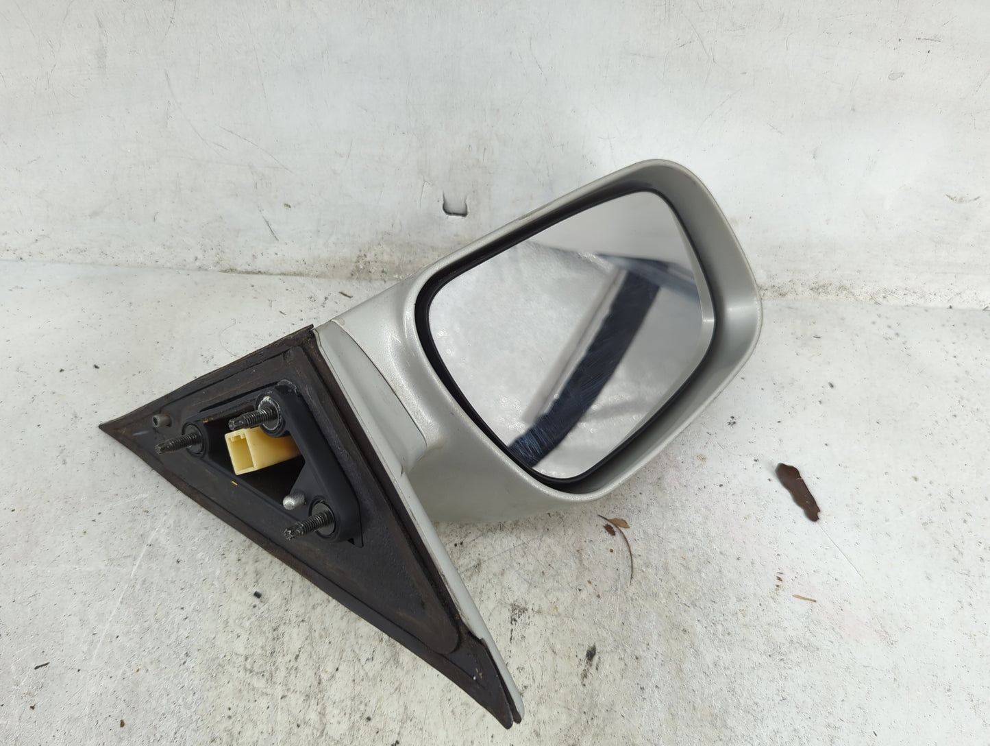 2002-2006 Toyota Camry Driver Side View Mirror - Left Door Mirror OEM Used - Oemusedautoparts1.com