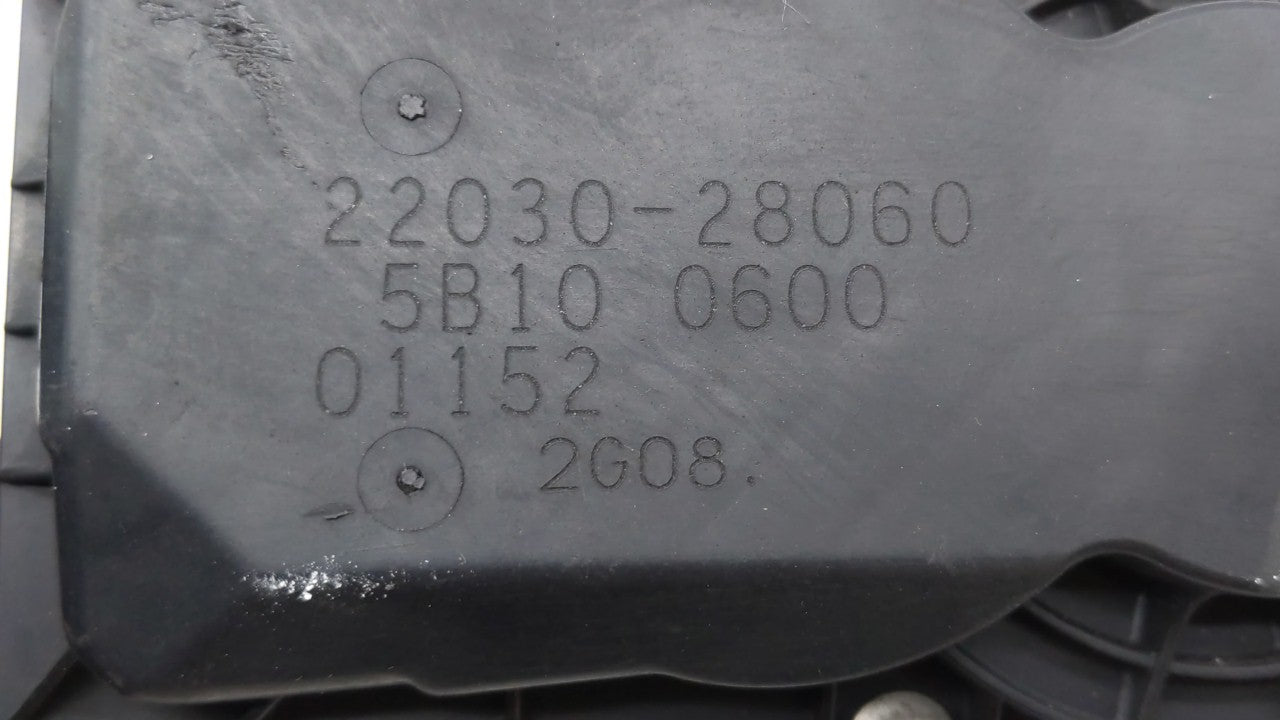 2004-2007 Toyota Highlander Throttle Body P/N:22030-28060 22030-0H020 Fits Fits 2004 2005 2006 2007 OEM Used Auto Parts - Oe