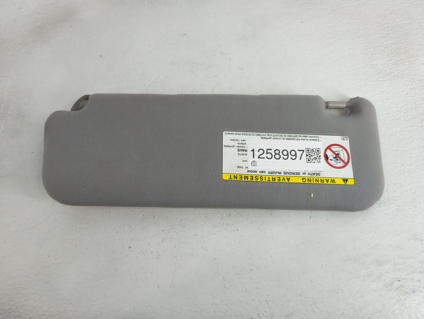 2005 Toyota Prius Sun Visor Shade Replacement Passenger Right Mirror Fits OEM Used Auto Parts - Oemusedautoparts1.com