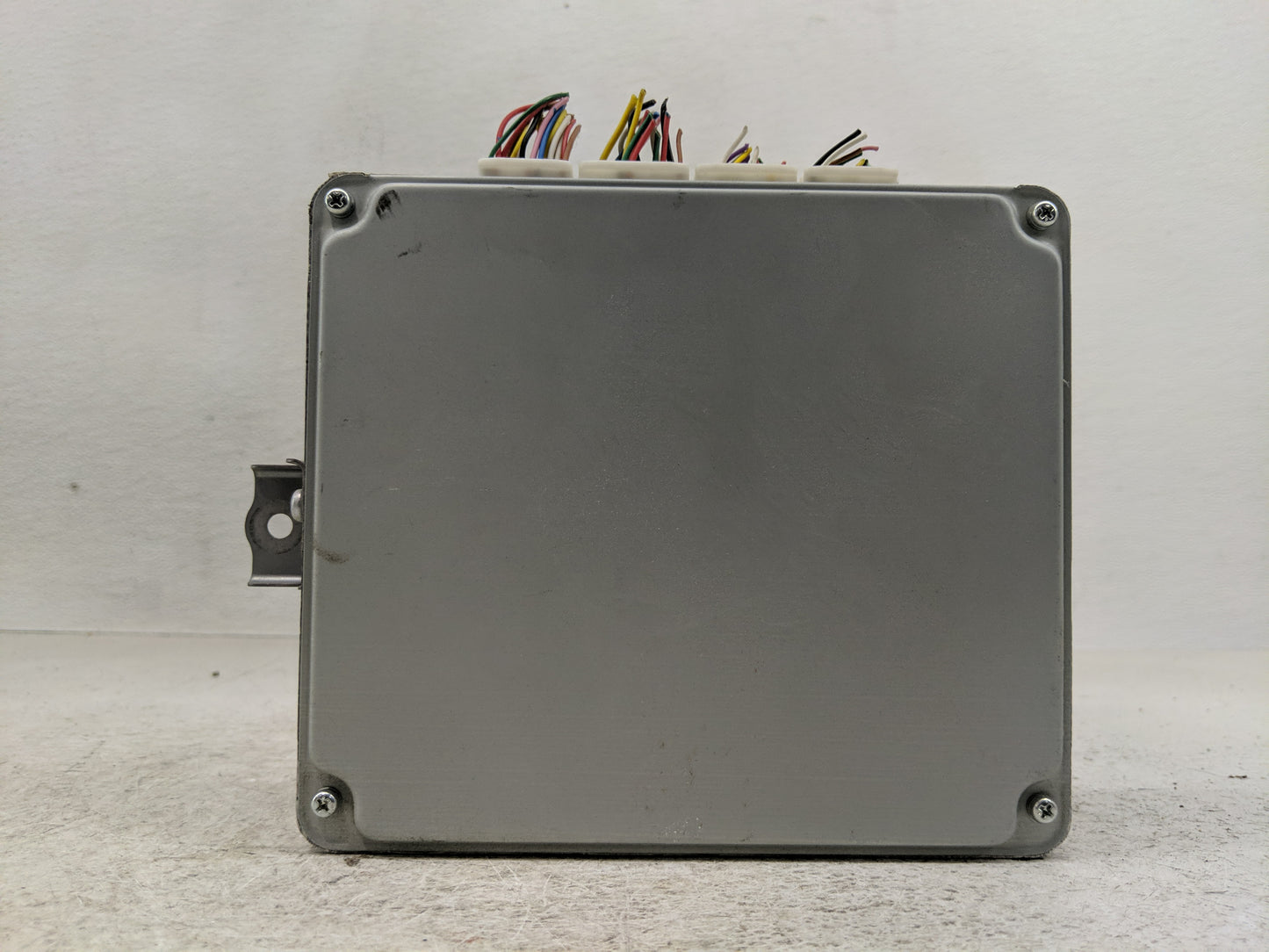 2004-2006 Toyota Prius PCM Engine Control Computer ECU ECM PCU OEM P/N:89661-47102 Fits Fits 2004 2005 2006 OEM Used Auto Pa