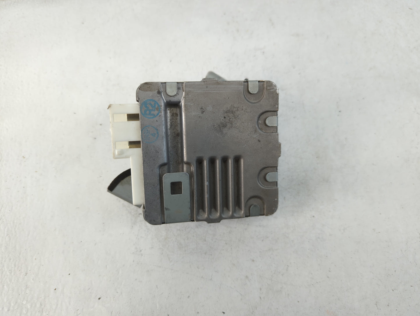 2004-2005 Toyota Prius Chassis Control Module Ccm Bcm Body Control 837871 - Oemusedautoparts1.com