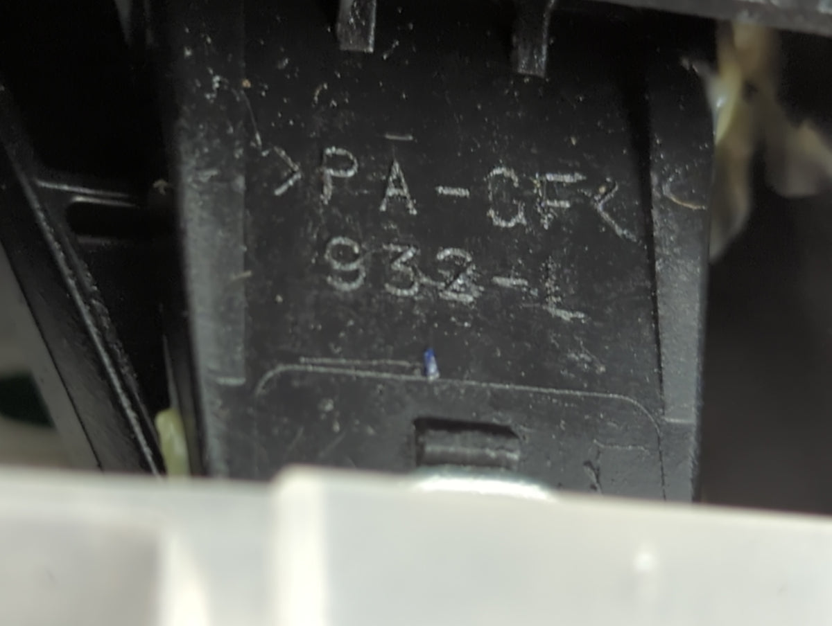 2005 Toyota Prius Plug-in SHIFTER - Oemusedautoparts1.com