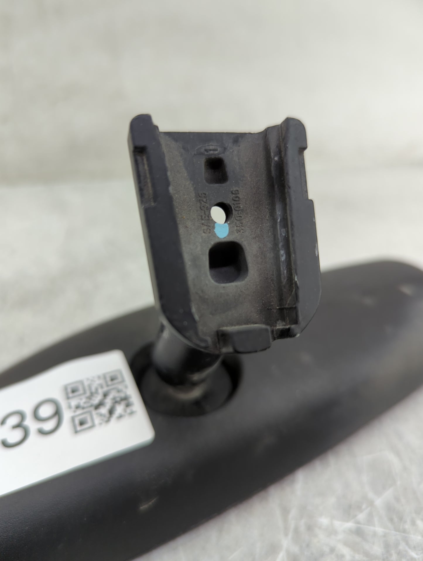 2005 Toyota Sequoia Interior Rear View Mirror Replacement OEM P/N:015306 GNTX-187, 8781OAC05000 Fits OEM Used Auto Parts - O