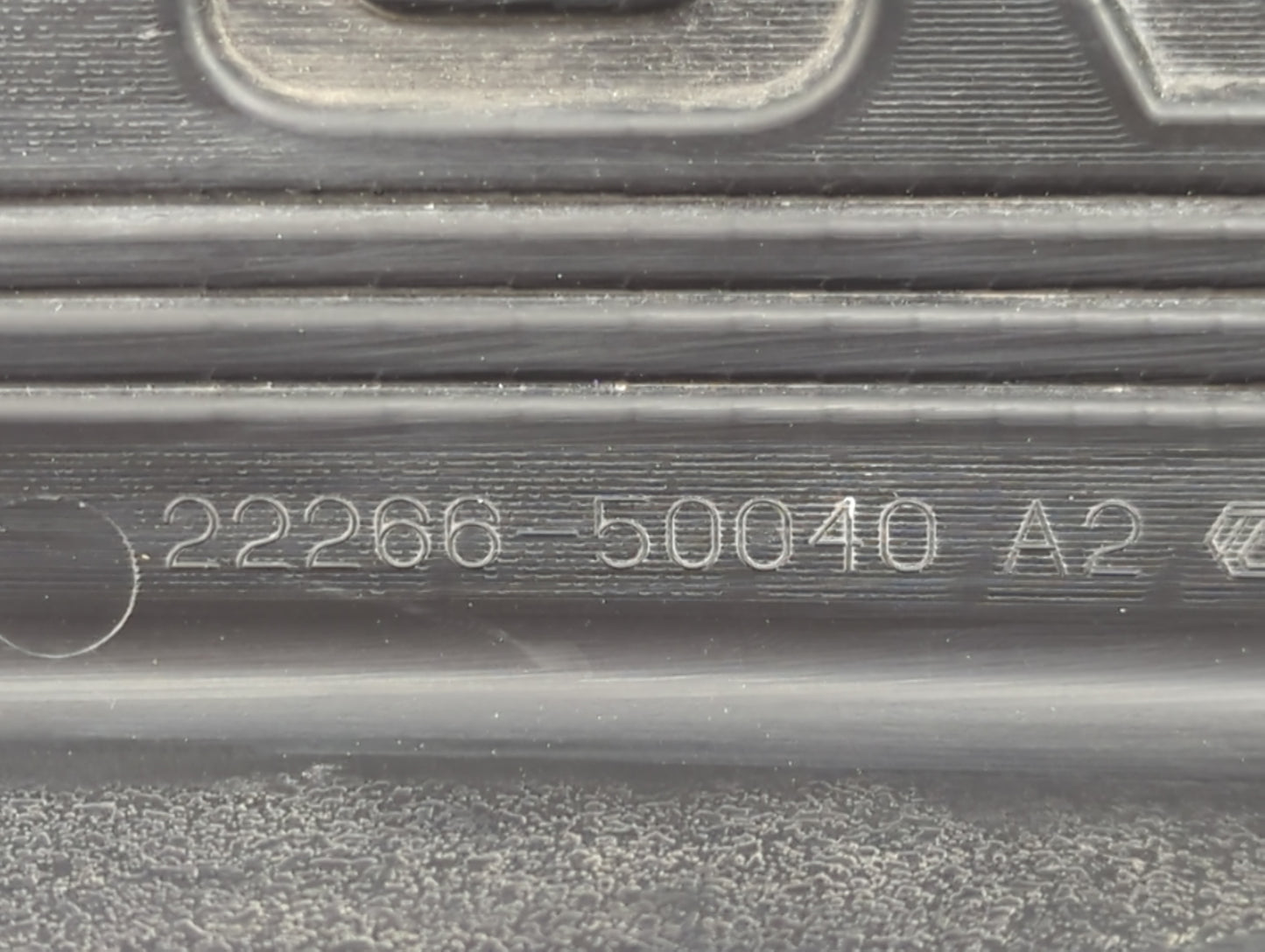 2005 Toyota Sequoia Engine Cover Black - Oemusedautoparts1.com