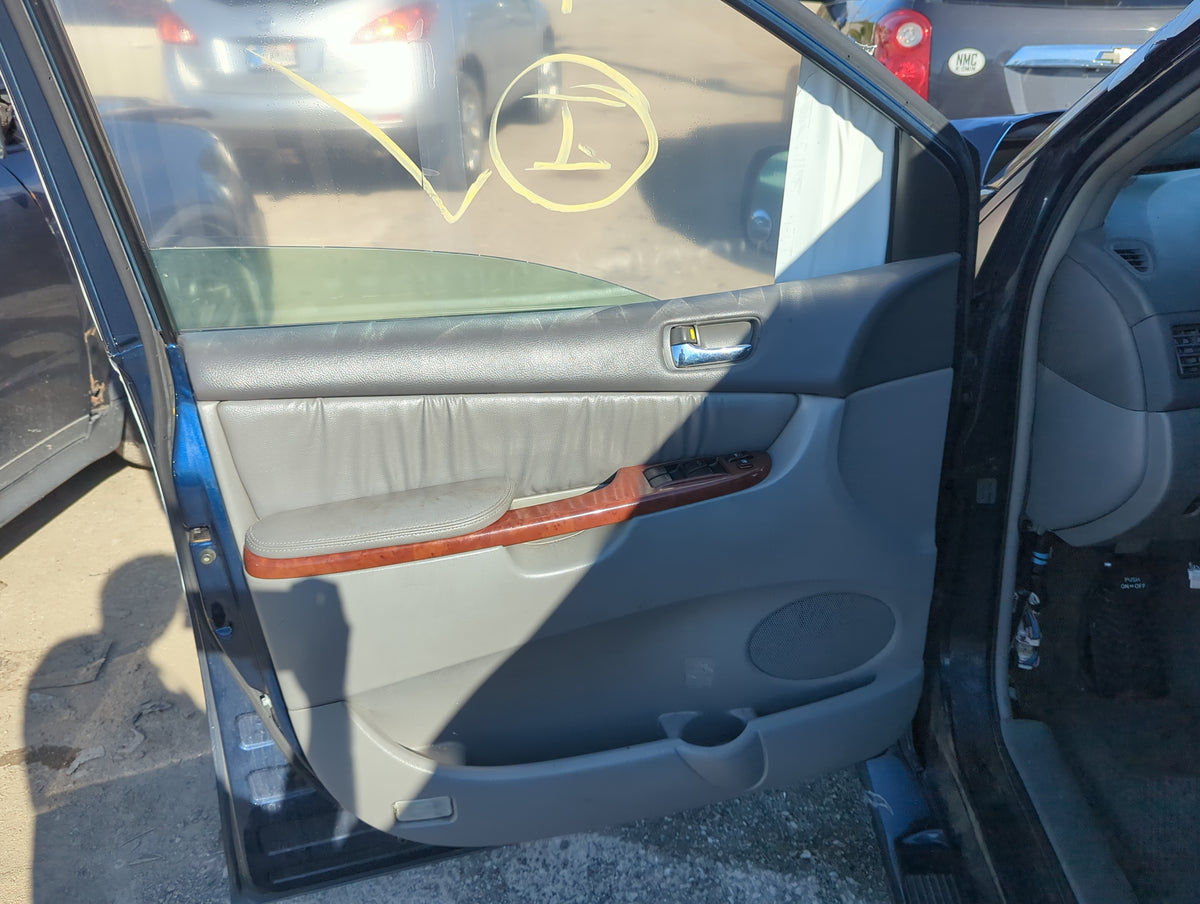 2005 Toyota Sienna Front Left Driver Interior Door Panel Trim 1174652 - Oemusedautoparts1.com