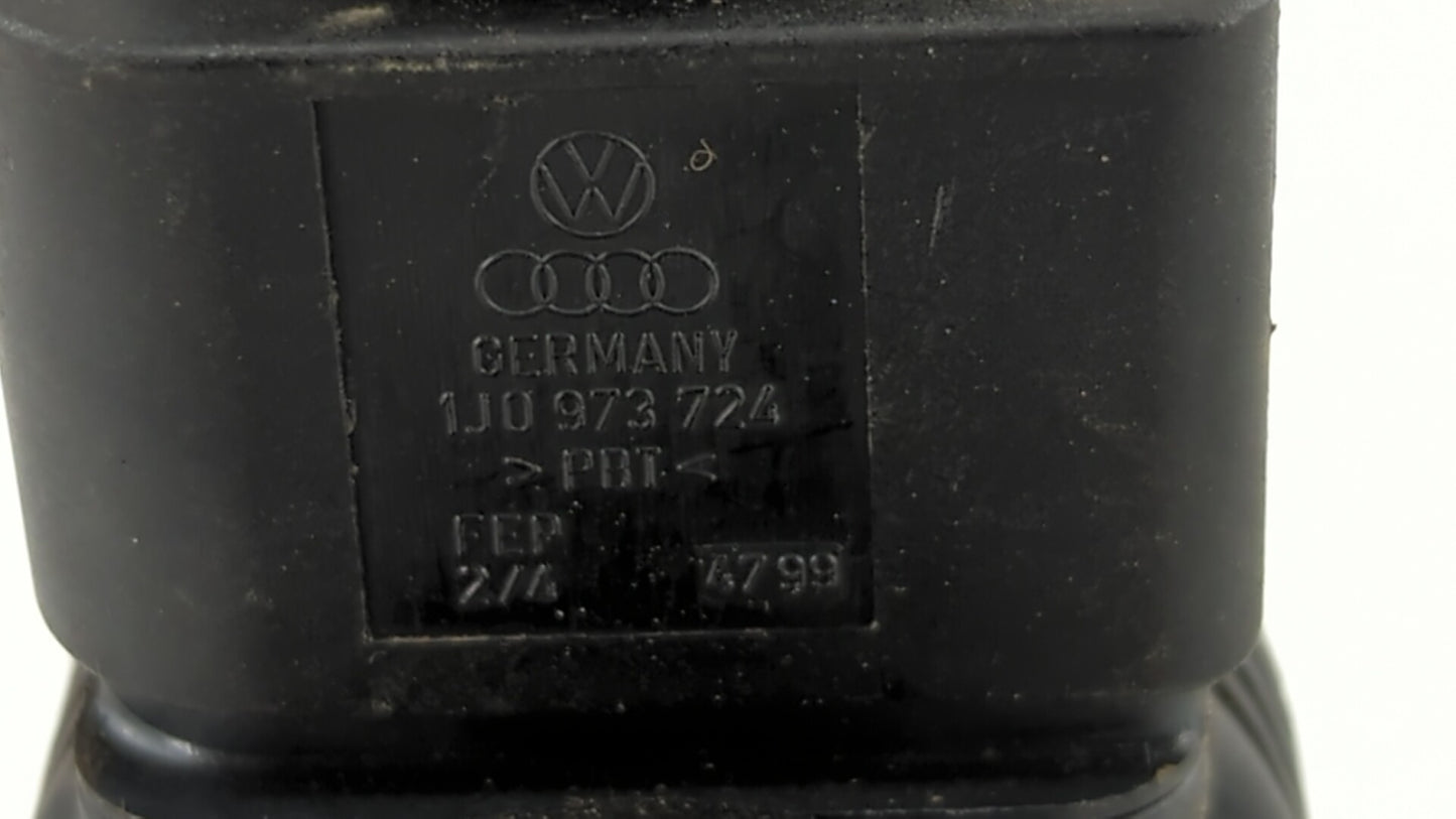 2002-2005 Volkswagen Beetle Ignition Coil Igniter Pack - Oemusedautoparts1.com