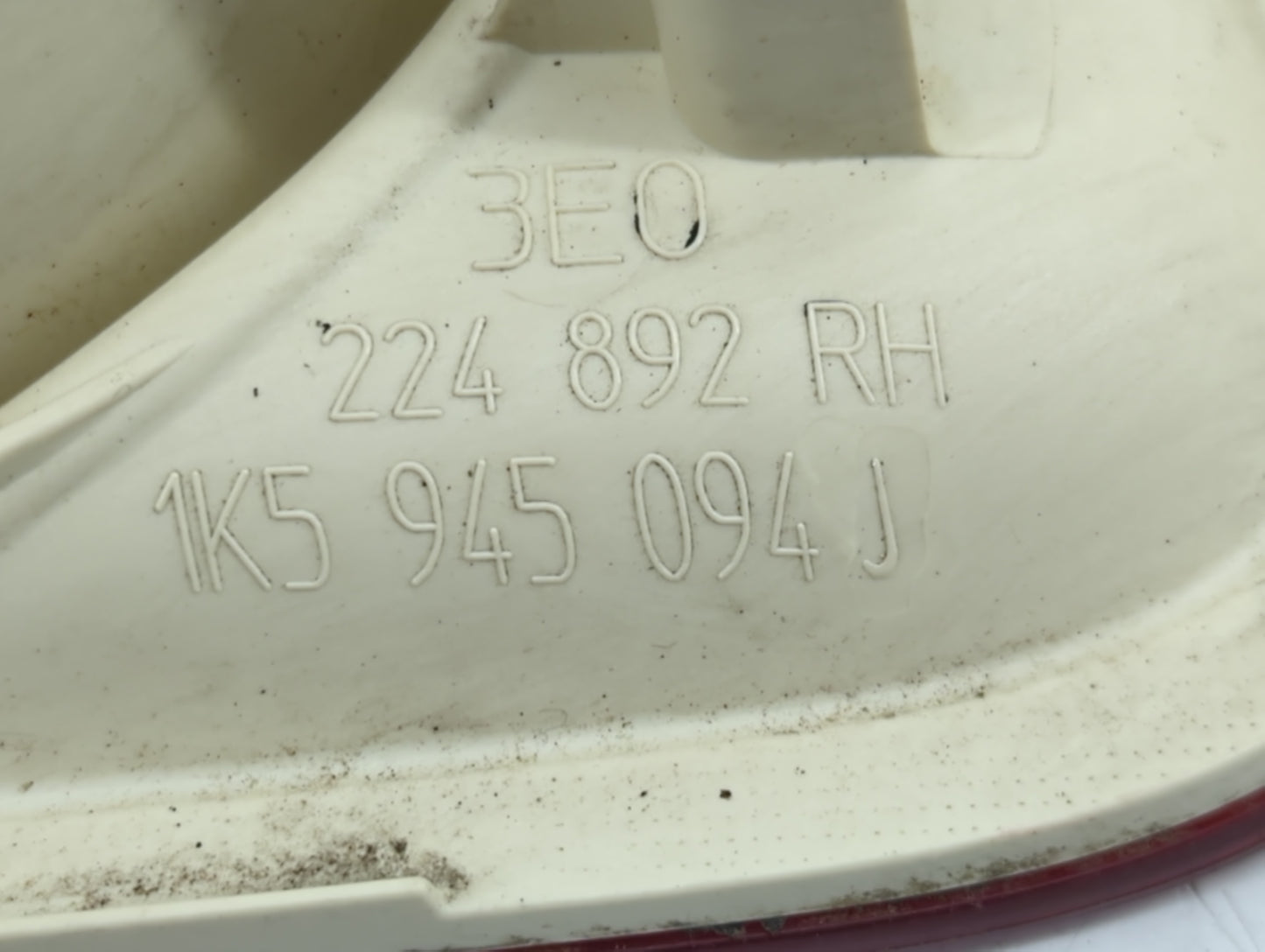 2005-2007 Volkswagen Jetta Tail Light Assembly Passenger Right OEM P/N:1K5 945 094 J 224 892 Fits Fits 2005 2006 2007 OEM Us