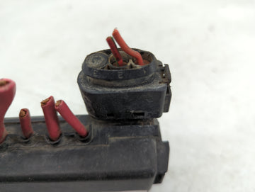 2005-2006 Volkswagen Jetta Fusebox Fuse Box Panel Relay Module Fits Fits 2005 2006 2007 OEM Used Auto Parts