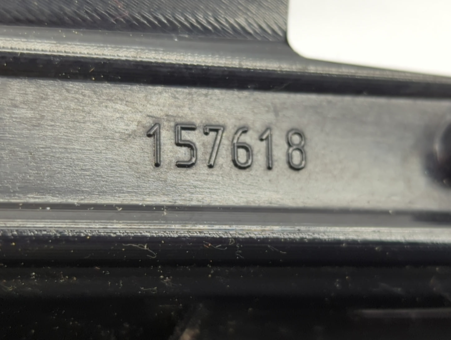 2003-2006 Volvo Xc90 Tail Light Assembly Passenger Right OEM P/N:157618 Fits Fits 2003 2004 2005 2006 OEM Used Auto Parts -