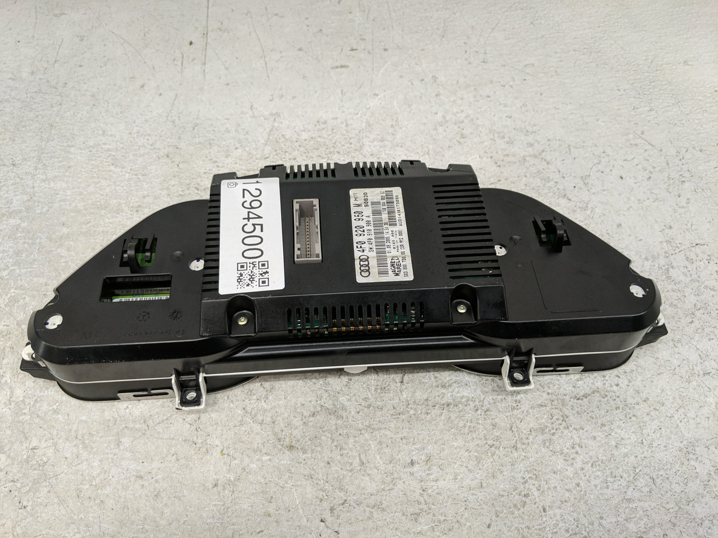 2005-2008 Audi A6 Instrument Cluster Speedometer Gauges P/N:4F0 920 950 M Fits Fits 2005 2006 2007 2008 OEM Used Auto Parts