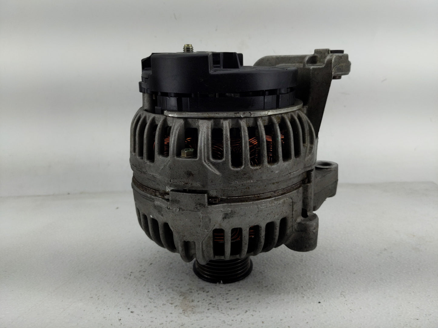 2001-2006 Bmw 325i Alternator Replacement Generator Charging Assembly Engine OEM P/N:7519618-03 0 986 041 814 Fits OEM Used