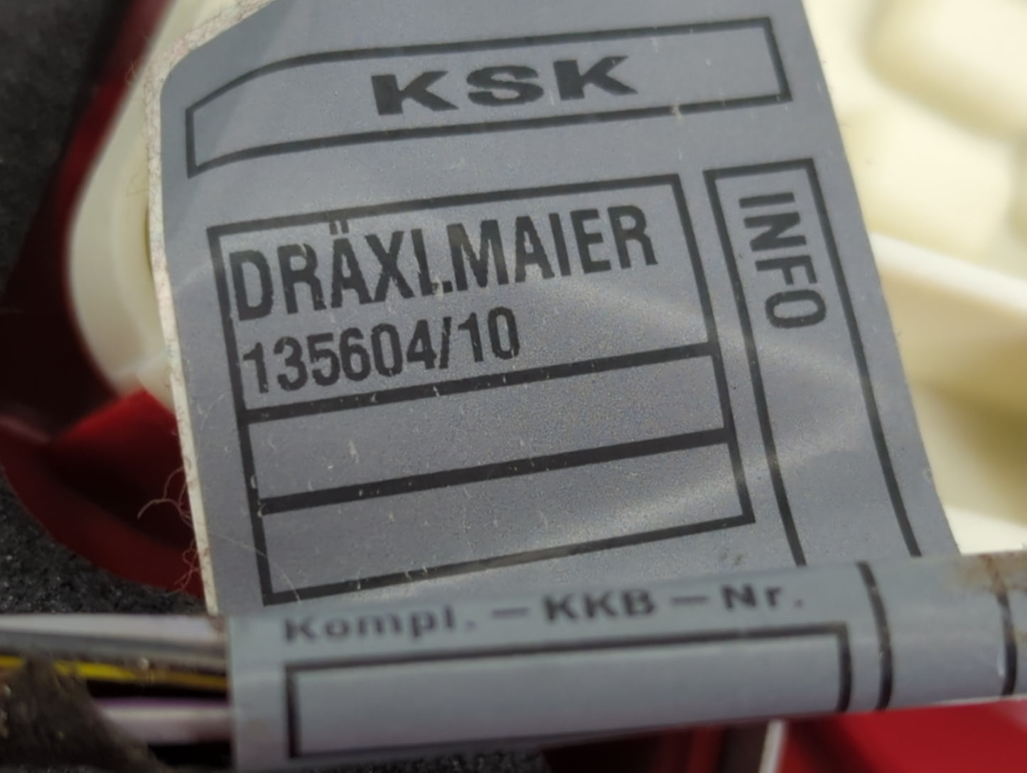 2006 Bmw 325i Tail Light Assembly Driver Left OEM Fits Fits 2007 2008 OEM Used Auto Parts - Oemusedautoparts1.com