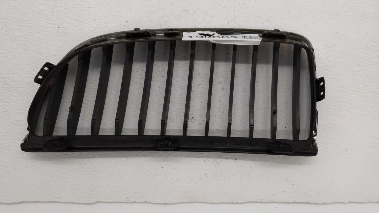 2006-2006 Bmw 325i Front Grille Bumper Not Included - Oemusedautoparts1.com