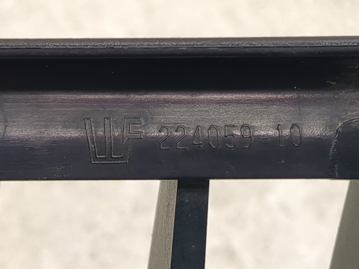 2006-2006 Bmw 325i Front Grille Bumper Not Included 1459893 - Oemusedautoparts1.com