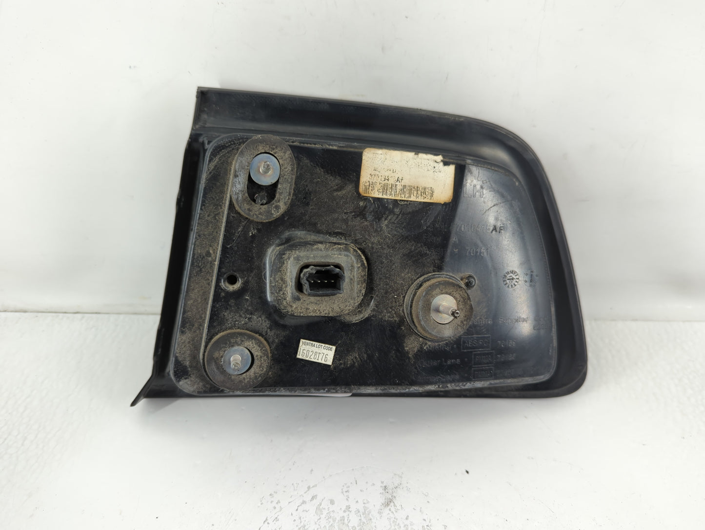 2006 Bmw 325i Tail Light Assembly Driver Left OEM P/N:70151 57010415AF Fits Fits 2004 2005 OEM Used Auto Parts - Oemusedauto