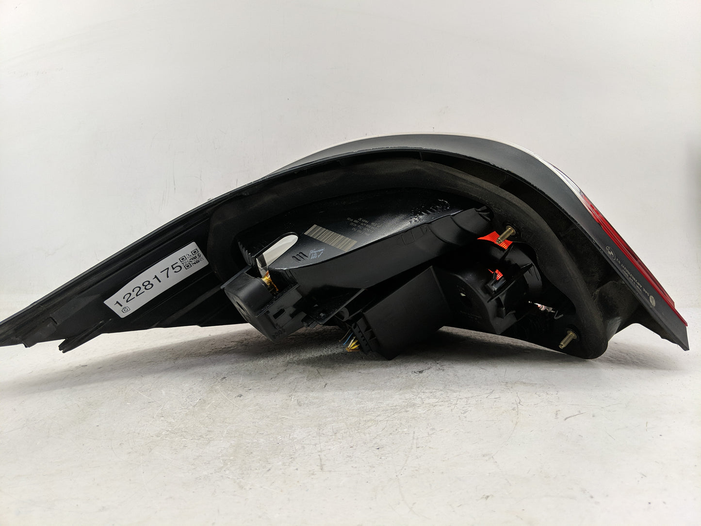 2004-2007 Bmw 530i Tail Light Assembly Driver Left OEM P/N:7 165 740 Fits Fits 2004 2005 2006 2007 OEM Used Auto Parts - Oem