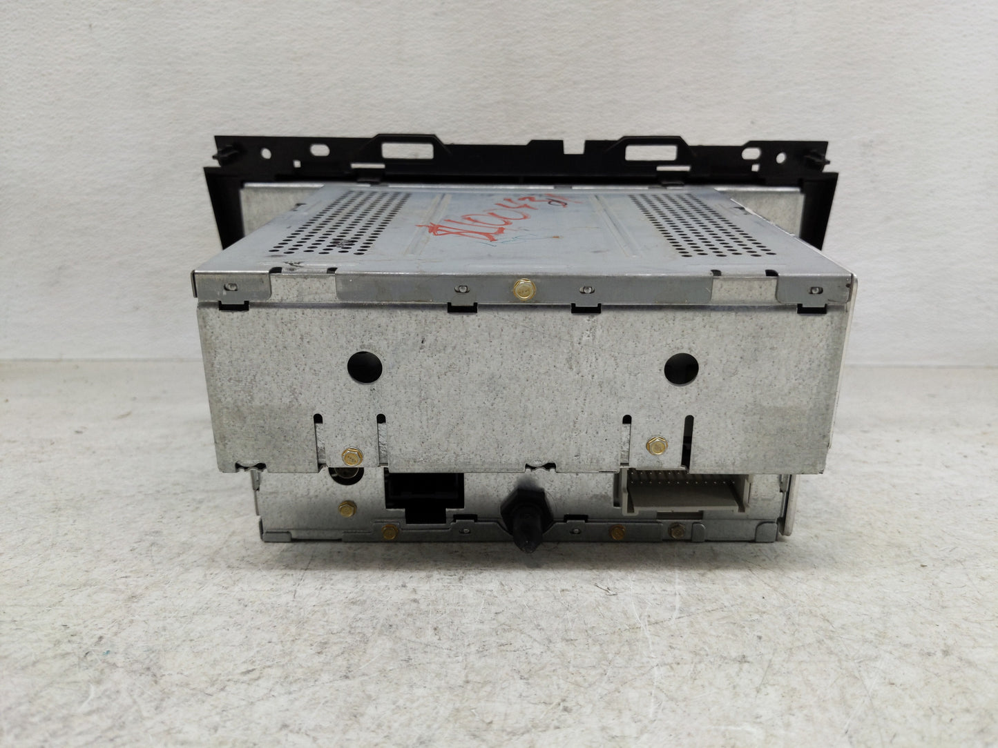 2005-2007 Buick Lacrosse Radio AM FM Cd Player Receiver Replacement P/N:10391274 Fits Fits 2005 2006 2007 OEM Used Auto Part