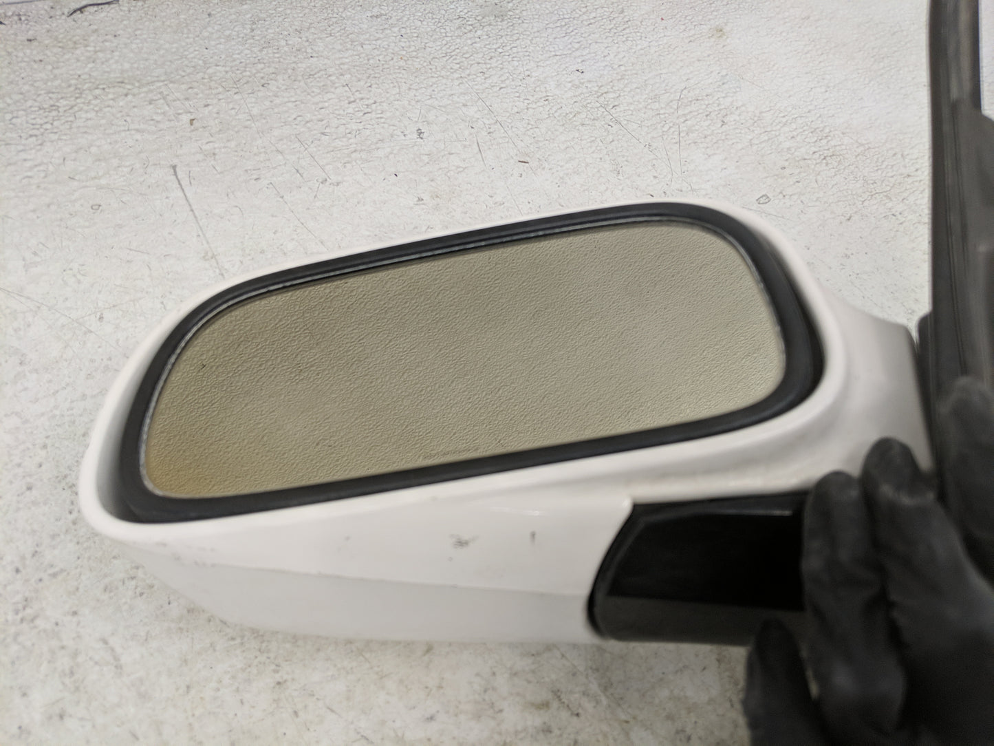 2006-2007 Buick Lucerne Driver Side View Mirror - Left Door Mirror OEM Used - Oemusedautoparts1.com