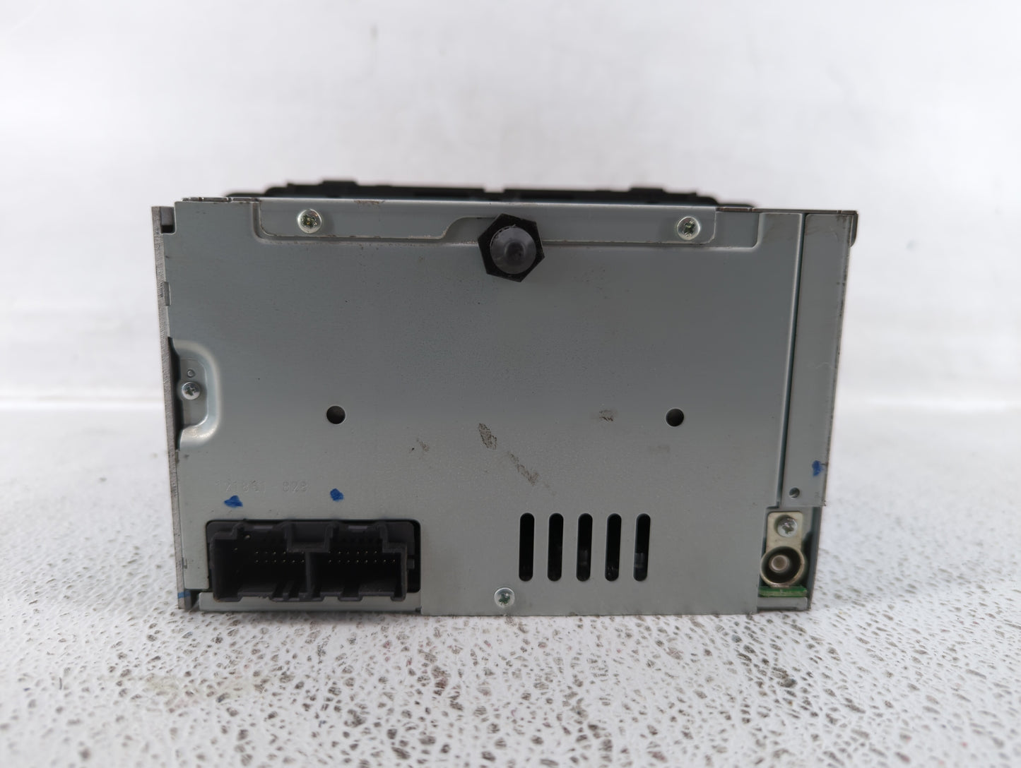 2006 Buick Lucerne Radio AM FM Cd Player Receiver Replacement P/N:15871701 Fits OEM Used Auto Parts - Oemusedautoparts1.com
