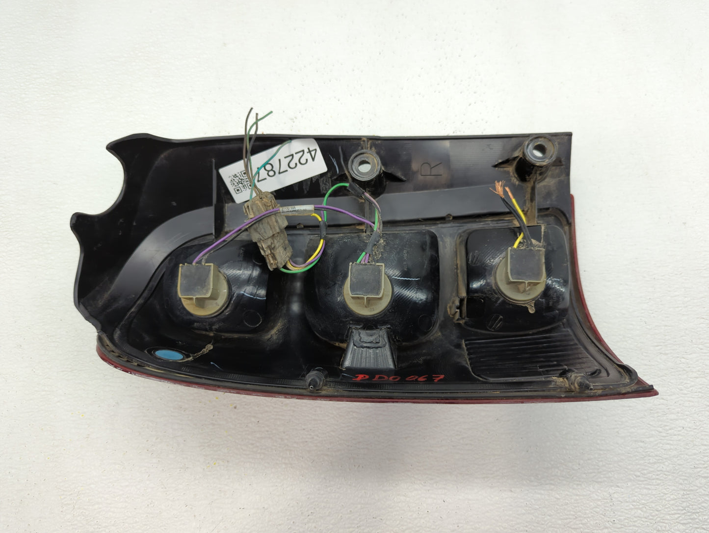 2005-2007 Buick Terraza Tail Light Assembly Passenger Right OEM Fits Fits 2005 2006 2007 2008 2009 OEM Used Auto Parts - Oem