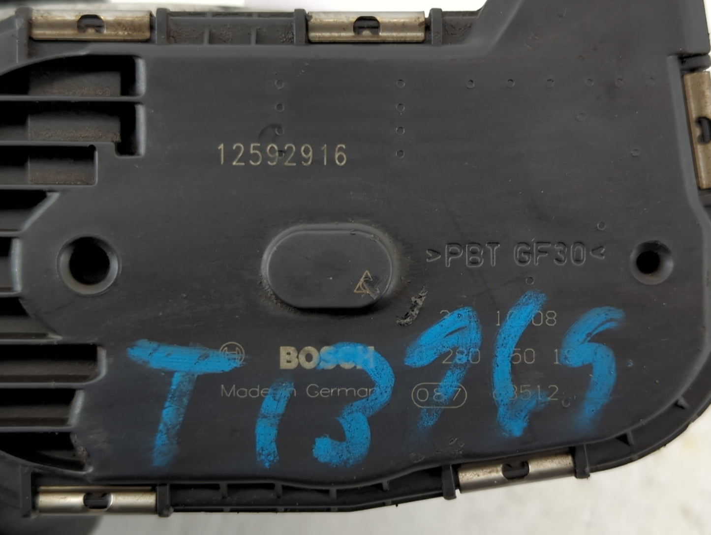 2005-2007 Cadillac Cts Throttle Body P/N:12592916 Fits Fits 2005 2006 2007 OEM Used Auto Parts - Oemusedautoparts1.com