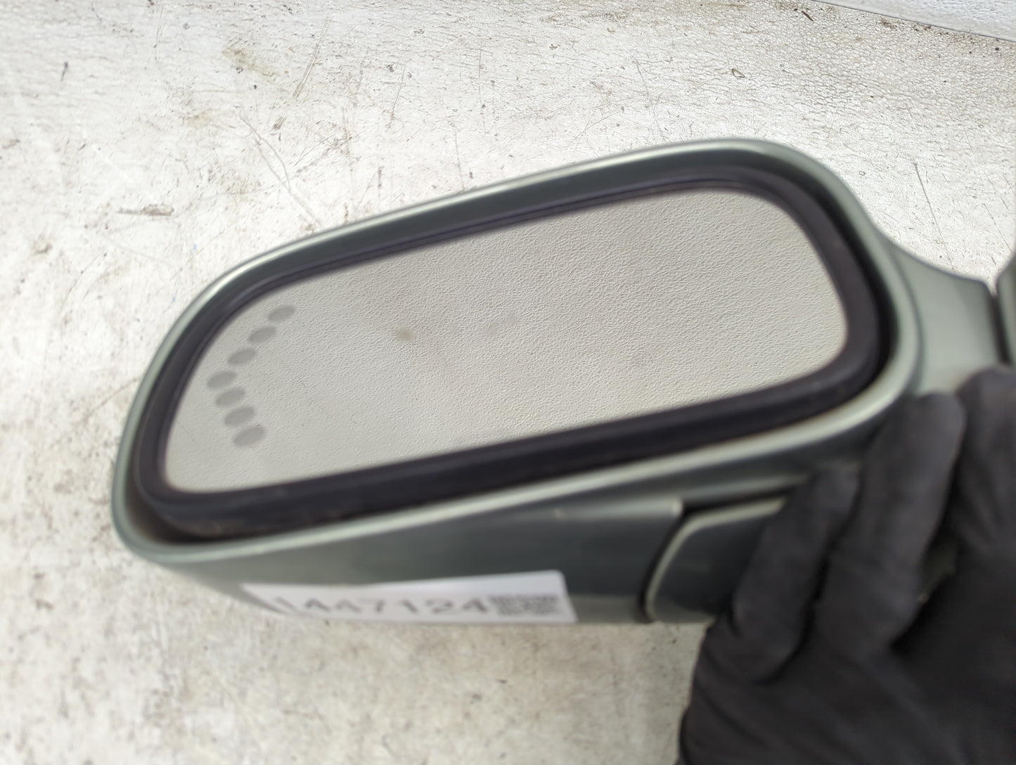 2006-2007 Cadillac Dts Driver Side View Mirror - Left Door Mirror OEM Used - Oemusedautoparts1.com
