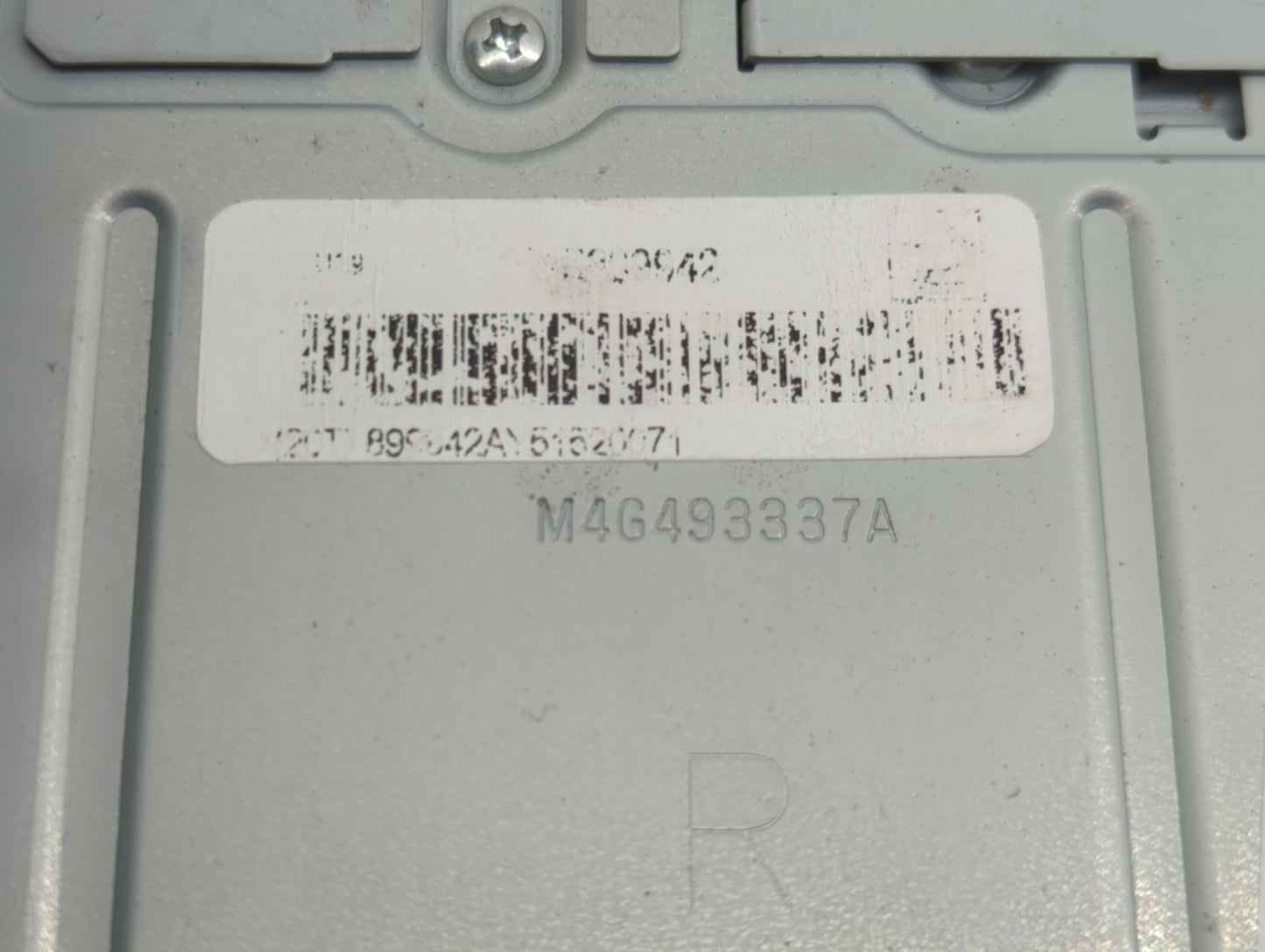 2006-2006 Cadillac Dts Radio Cd Changer M4g493337a - Oemusedautoparts1.com