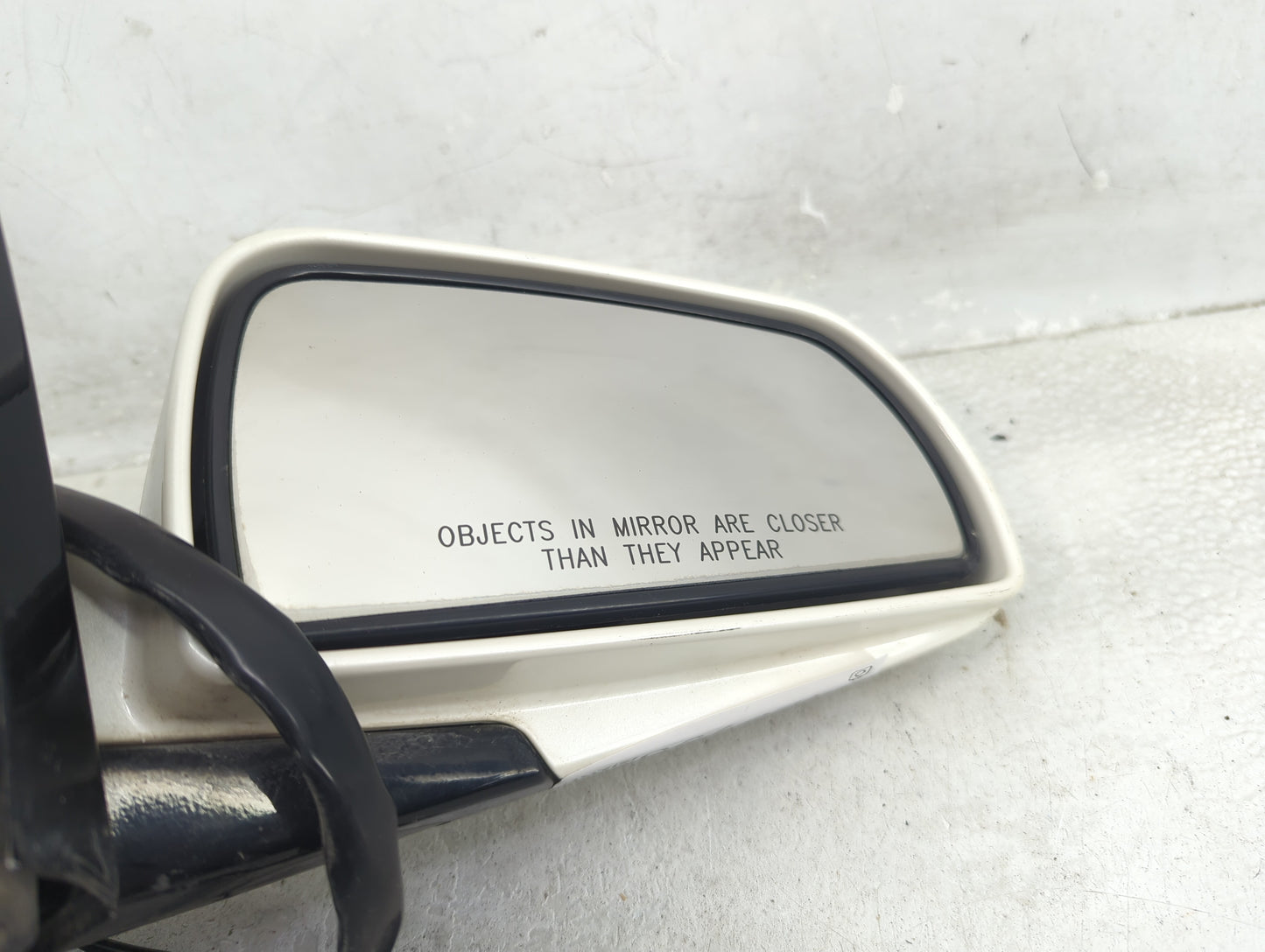 2005-2007 Cadillac Sts Driver Left Side View Power Door Mirror White - Oemusedautoparts1.com