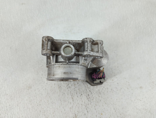 2005-2006 Chevrolet Cobalt Throttle Body P/N:12 568 796 Fits Fits 2002 2003 2004 2005 2006 2007 OEM Used Auto Parts