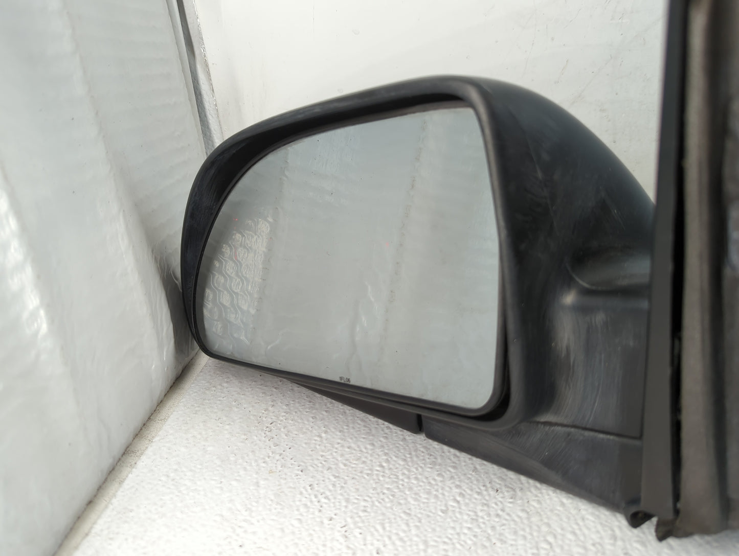 2005-2009 Chevrolet Equinox Driver Side View Mirror - Left Door Mirror OEM Used - Oemusedautoparts1.com